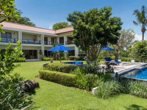 Отель The Ocean View Villa  Batu Layar